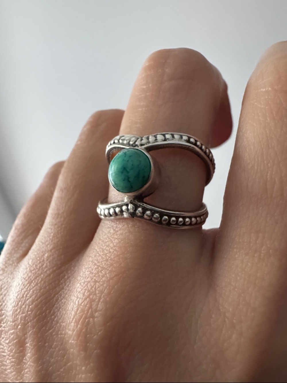 Split-Band Beaded 925 Sterling Silver Ring with Turquoise Stone